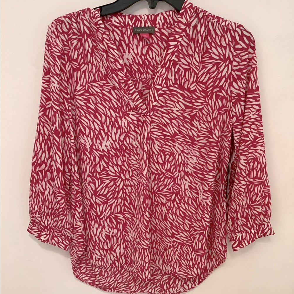 Vince Camuto pink and white top